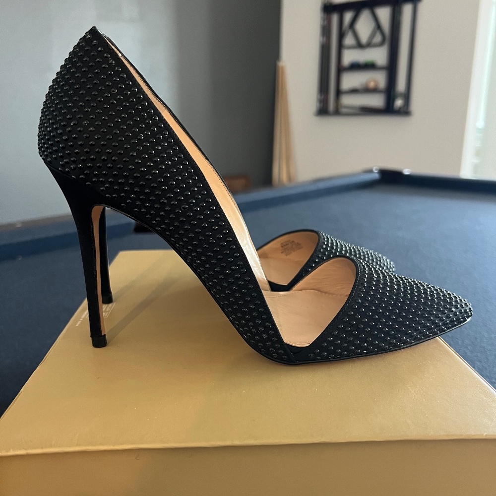 EUC Vince Camuto Imagine Line; “Ossie” d’Orsay Style Black Studded Heels Size 8